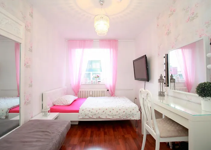 Comfort Close To Exhibition Apartment